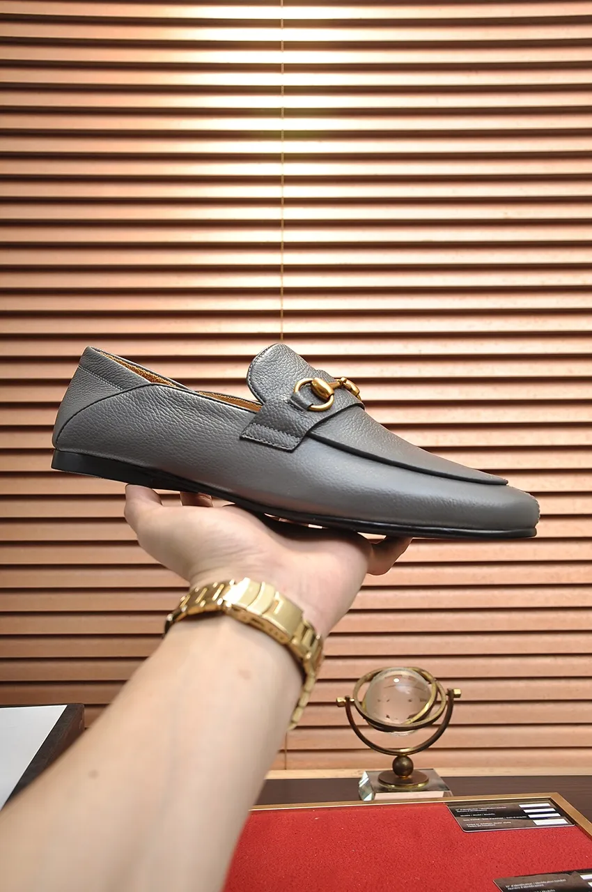 Men's shoes 💰520💶【GUCCI】 (High-end Niuli) New 🍀Gucci* - top version Gucci Peas shoes! Made of imported original cowhide, the inner top layer is comfortable cowhide lining! Original wear-resistant rubber outsole! High quality products! Code number 38-44!